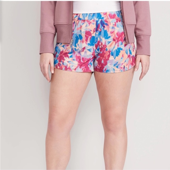NWT OLD NAVY Mid-Rise StretchTech Dolphin-Hem Run Shorts for Women -- 3-in - Picture 5 of 7